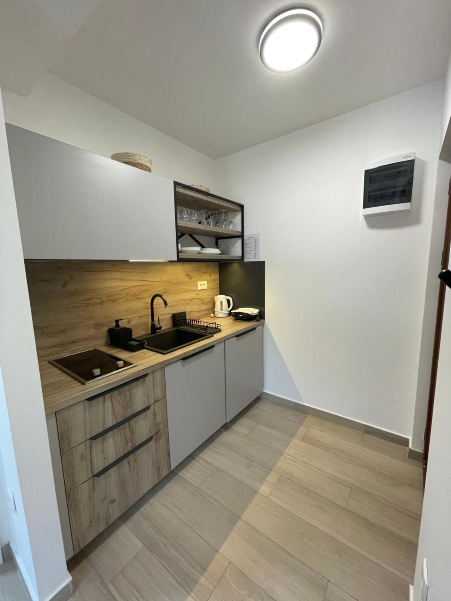Dora Family Apartments בודווה מראה חיצוני תמונה